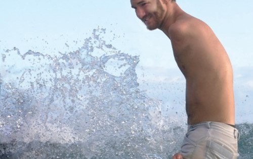 Un espíritu Invencible — Nick Vujicic Un espíritu Invencible — Nick Vujicic